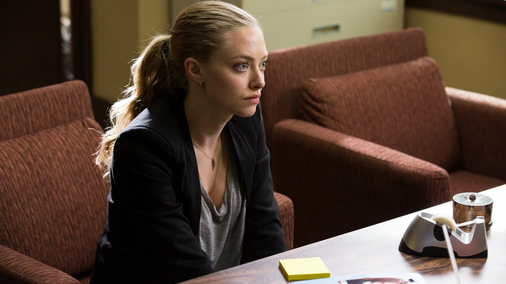 Download Amanda Seyfried Movie Fathers And Daughters HD Wallpaper