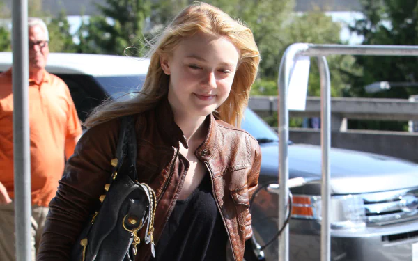Celebrity Dakota Fanning HD Desktop Wallpaper | Background Image