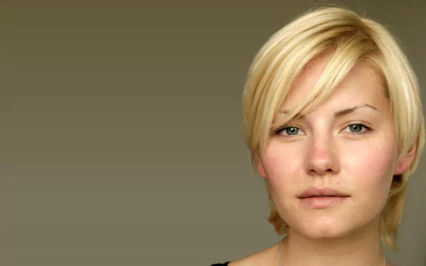 Celebrity Elisha Cuthbert HD Desktop Wallpaper | Background Image