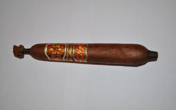 man made cigar HD Desktop Wallpaper | Background Image