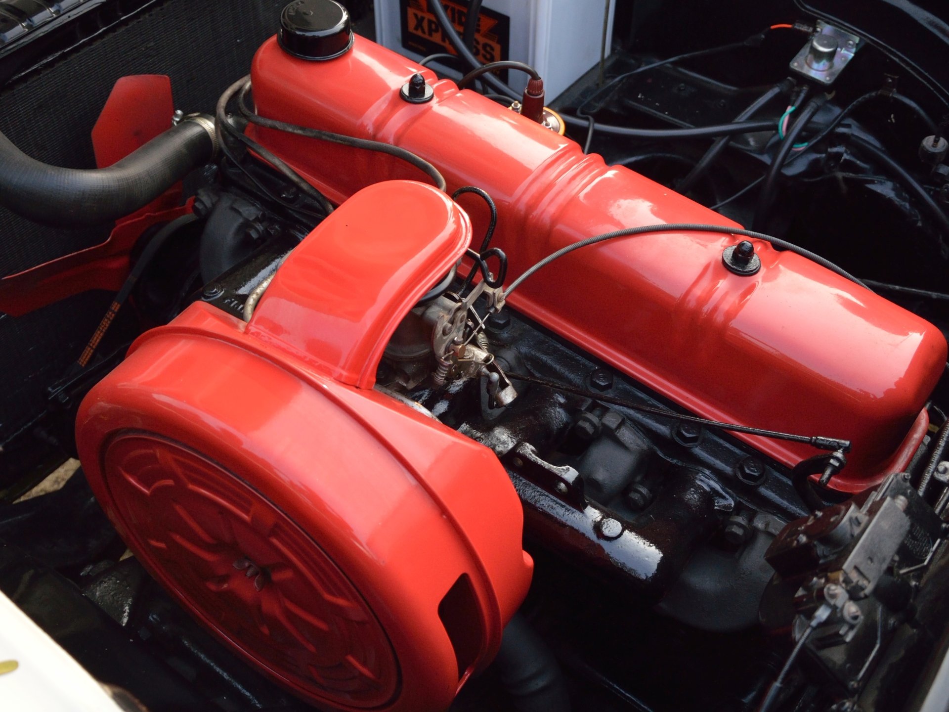 Download Vehicle Ford Fairlane 4k Ultra HD Wallpaper