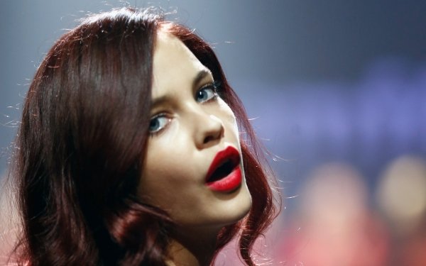 Celebrity Barbara Palvin Hungarian Model Brunette Lipstick HD Wallpaper | Background Image