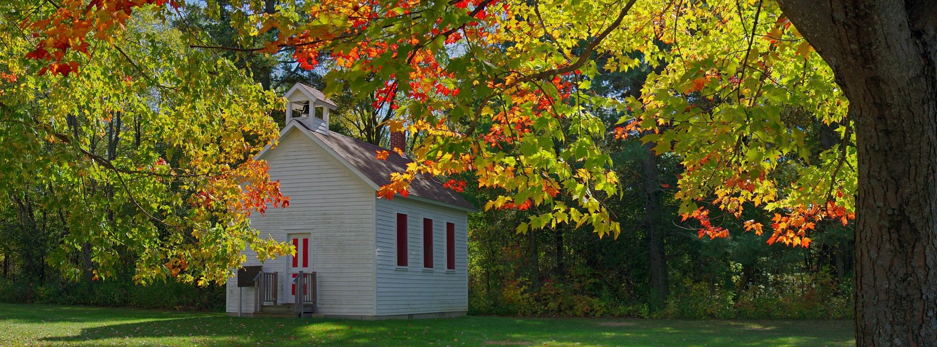 Download Man Made House HD Wallpaper