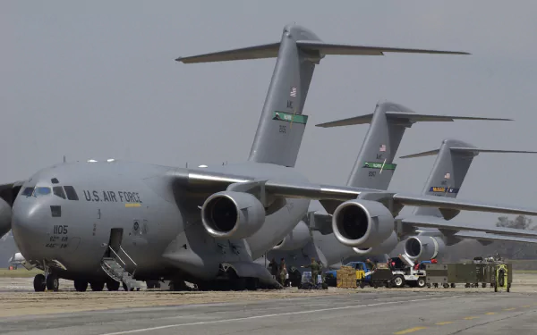 military Boeing C-17 Globemaster III HD Desktop Wallpaper | Background Image