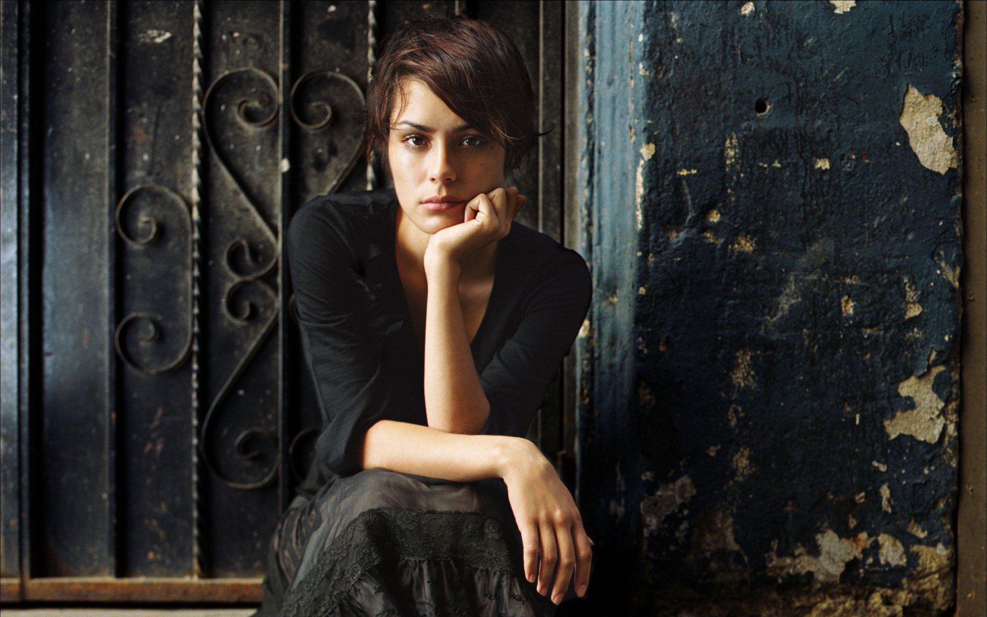 Download American Actress Celebrity Shannyn Sossamon HD Wallpaper