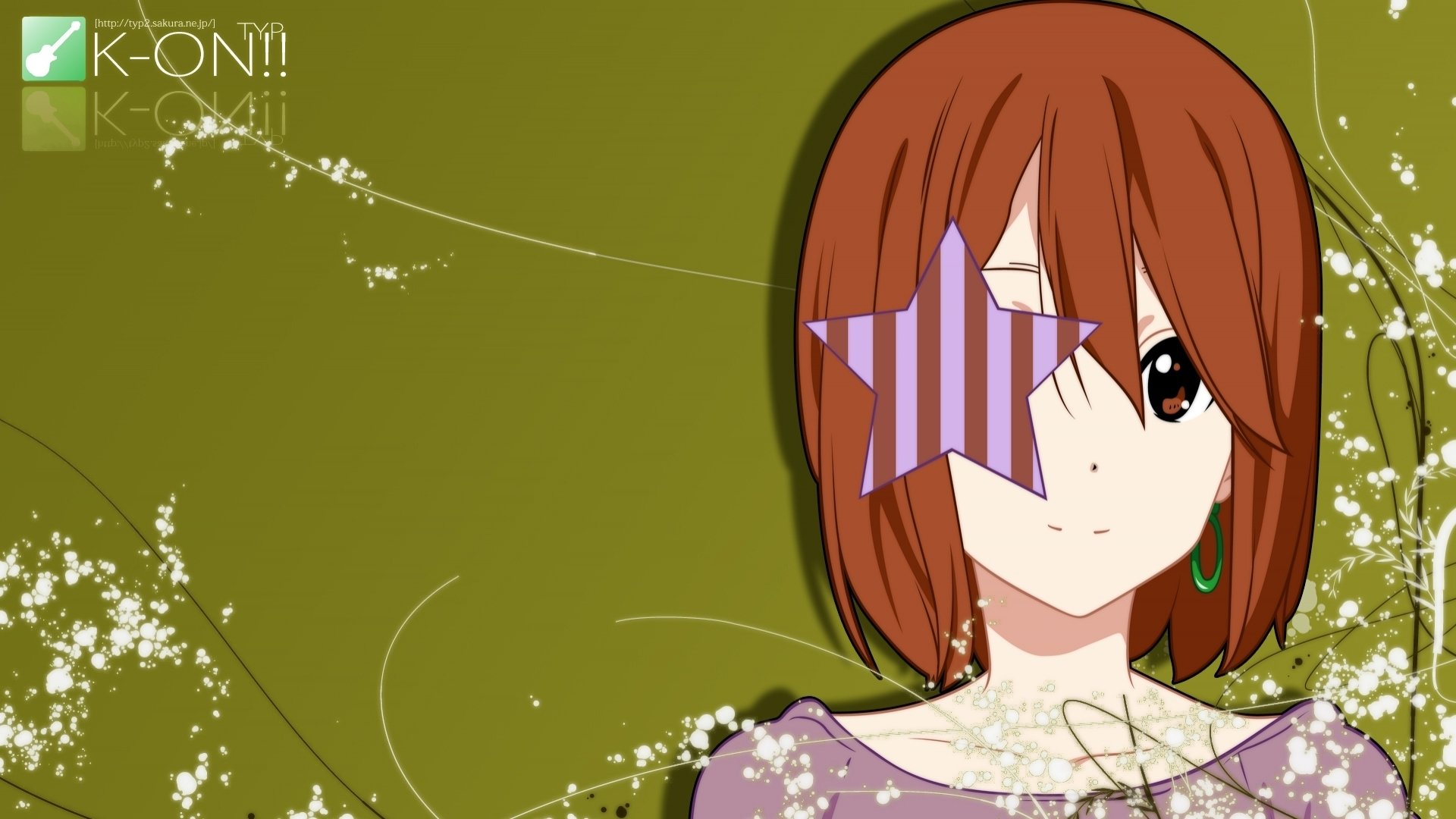 HD PC desktop wallpaper featuring Yui Hirasawa from the anime K-ON!, with a green background and decorative star and floral elements.