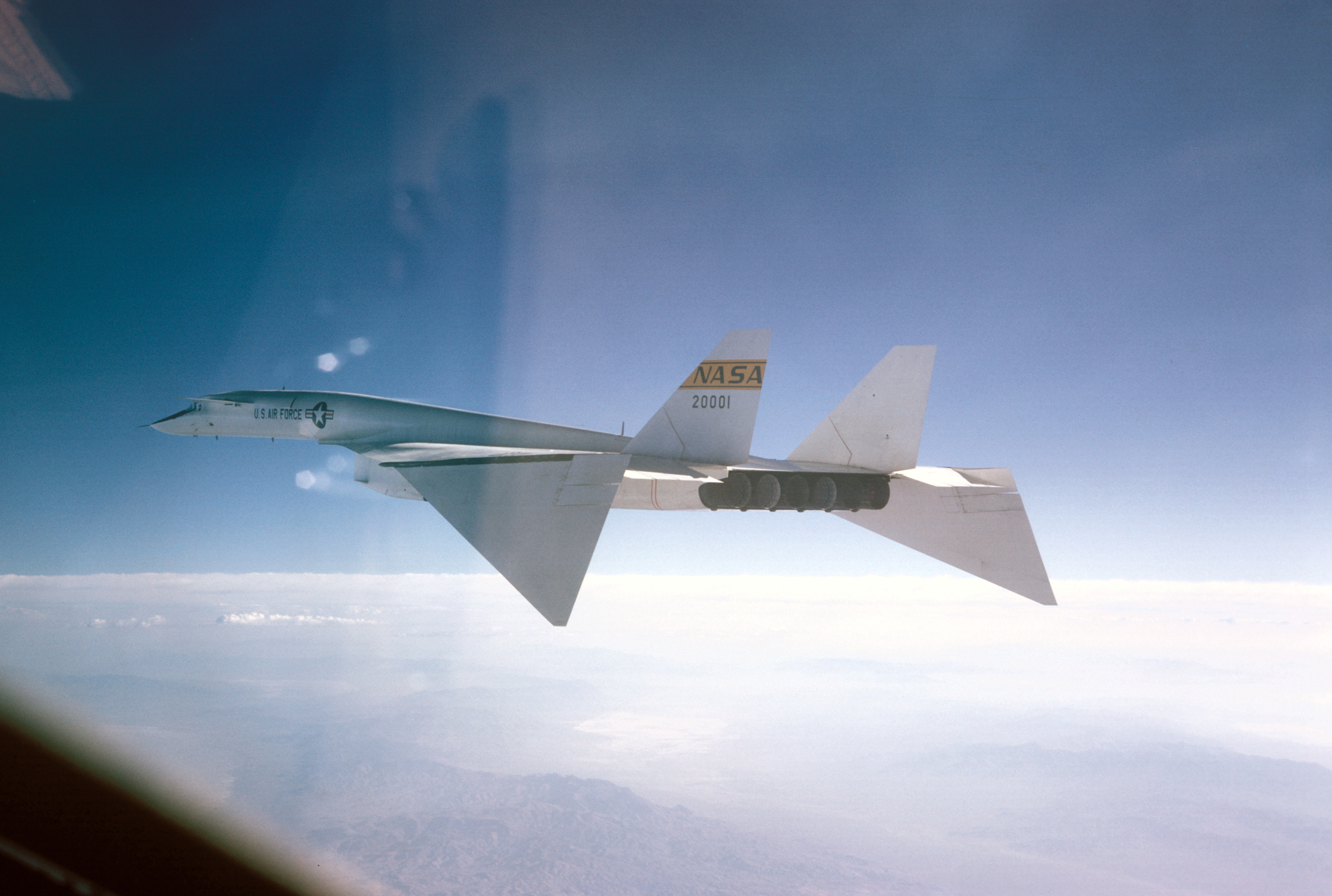 Military North American XB-70 Valkyrie HD Wallpaper | Background Image