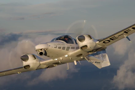  The DA42 MPP GUARDIAN surveillance aircraft is manufactured by Diamond Aircraft.