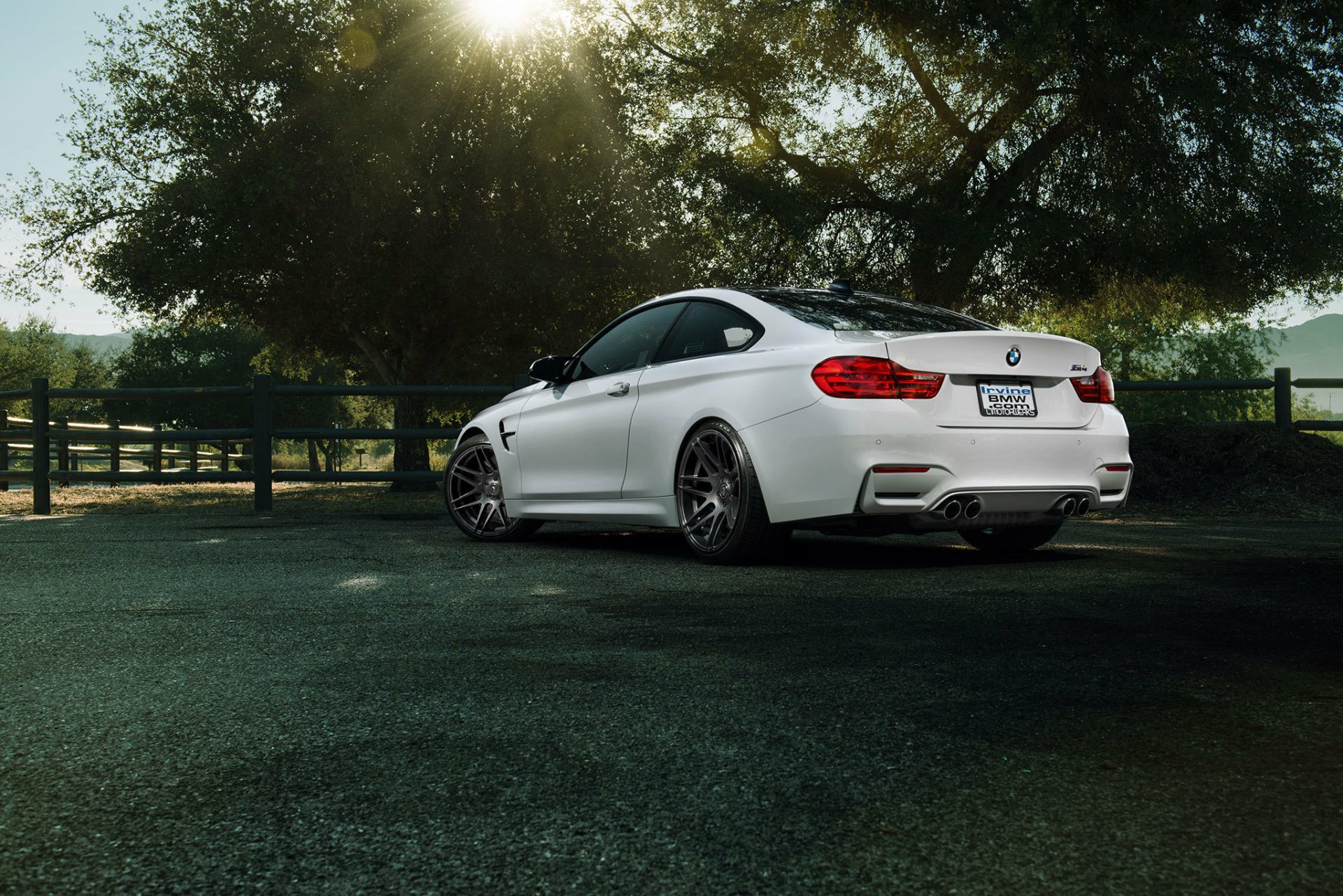 BMW M4 HD Wallpaper | Background Image | 2048x1366