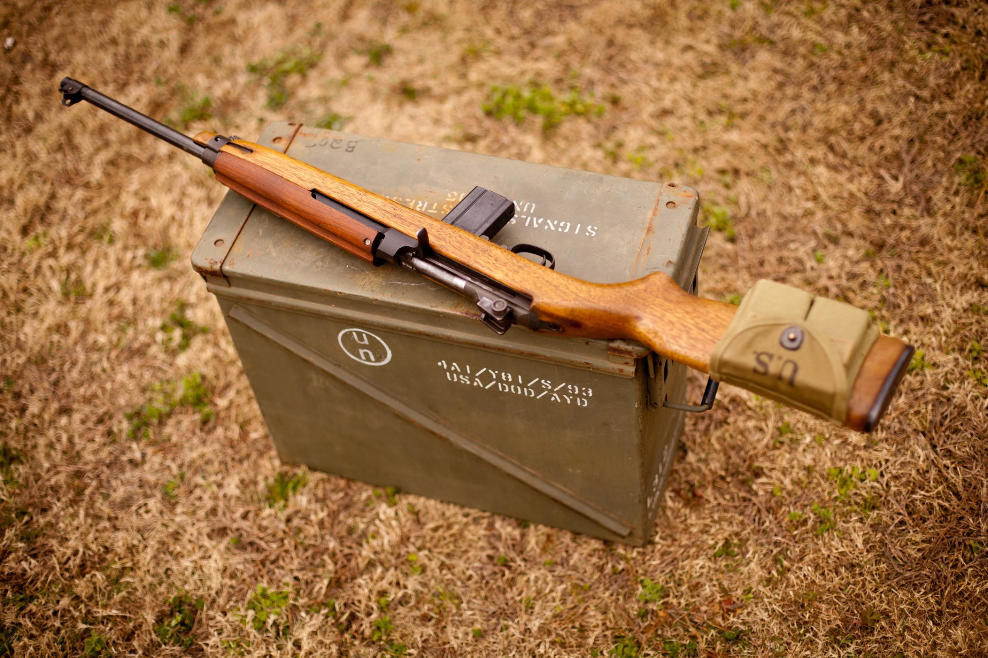 M1 Carbine Full HD Wallpaper and Background Image 2048x1365 ID673102