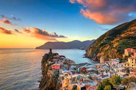 Vernazza, Cinque Terre, Liguria: colorful man-made coastal village at sunset on the Italian coast, 5K Ultra HD PC desktop wallpaper and background.