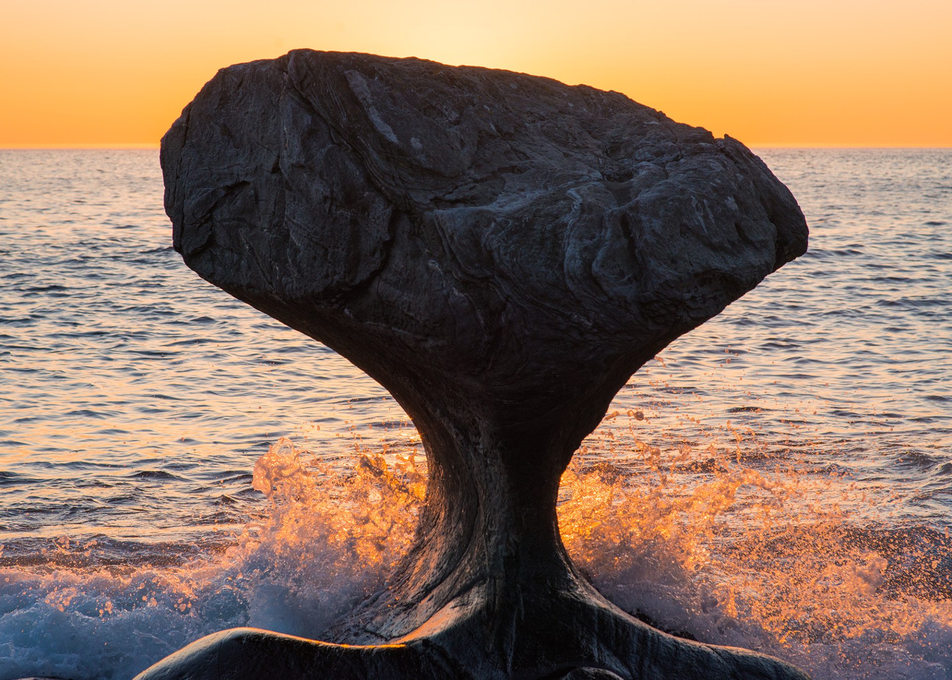 Download Nature Rock HD Wallpaper