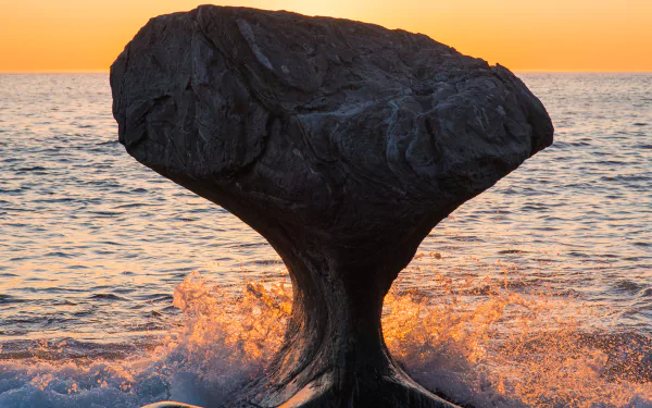  Kannesteinen, a rock sculpted by the sea over thousands of years, is one of the main tourist attract