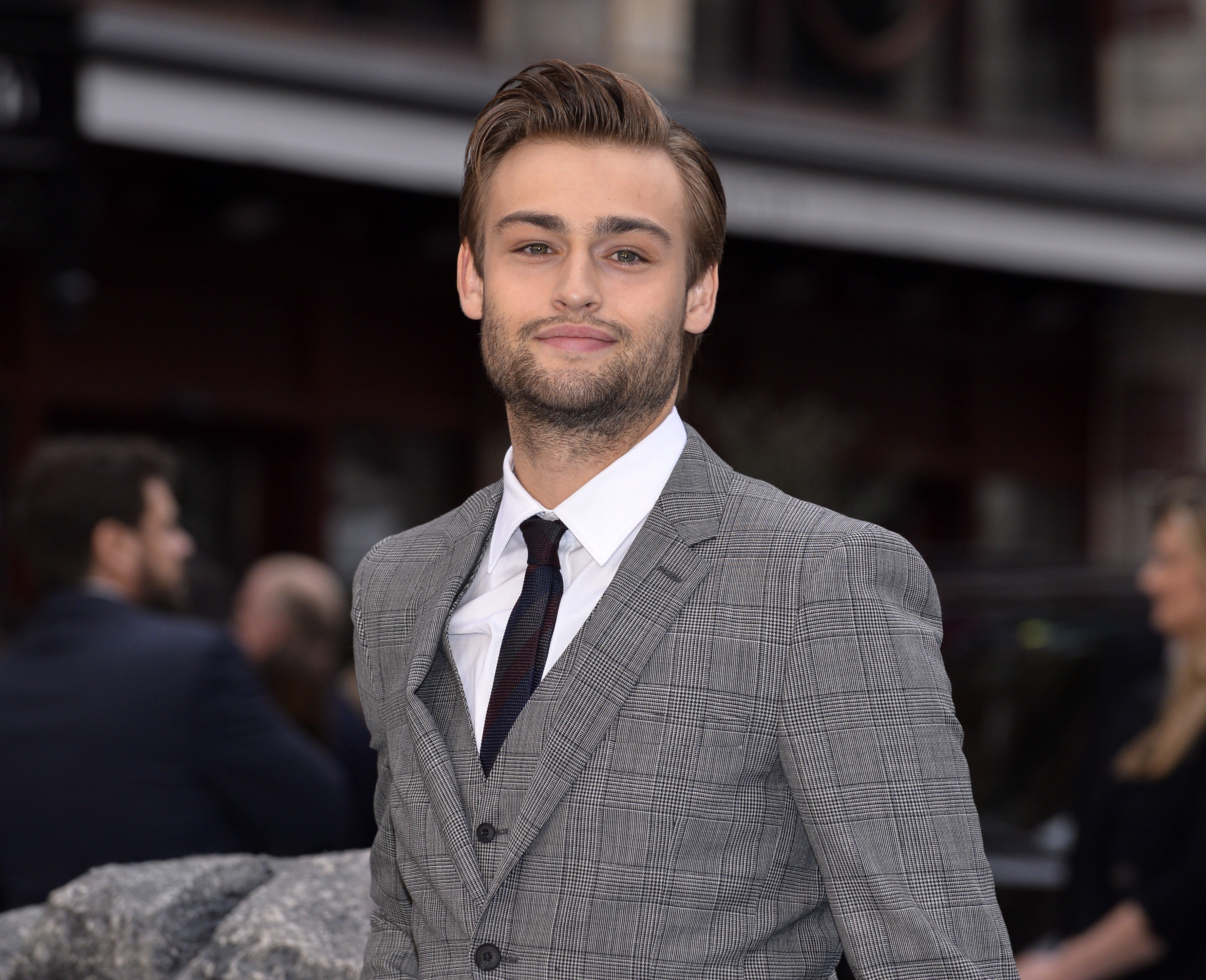 Celebrity Douglas Booth HD Wallpaper | Background Image
