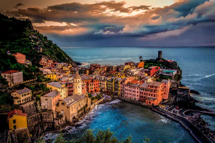  Vernazza, Italy