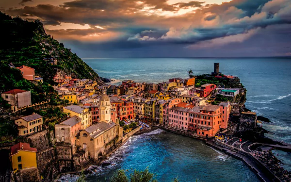  Vernazza, Italy