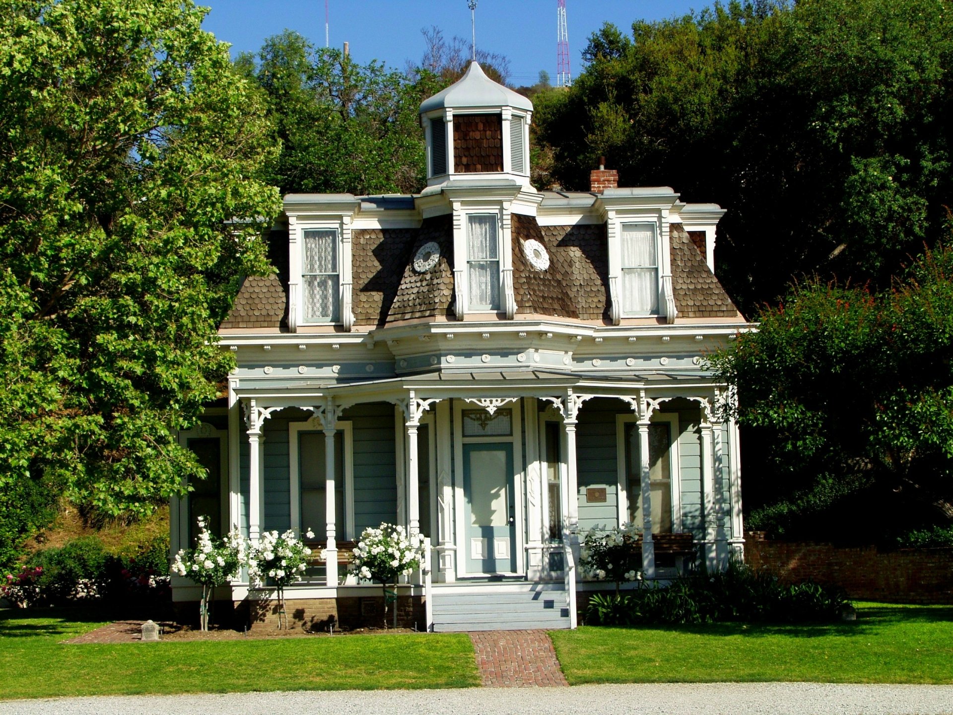 Download Columns Victorian Old Man Made House HD Wallpaper