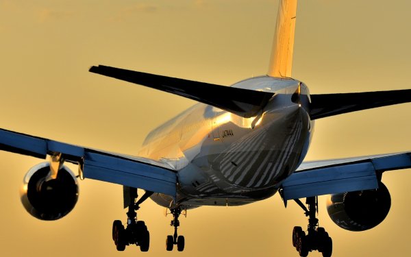Vehicles Boeing 777 Aircraft Boeing Passenger Plane HD Wallpaper | Background Image
