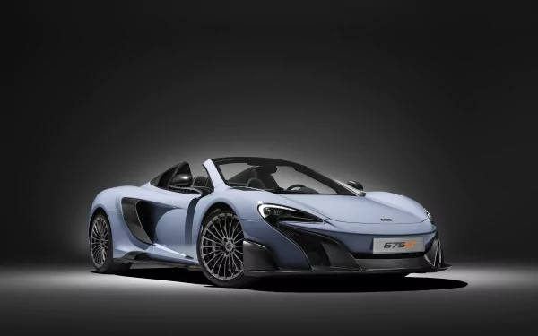 Silver McLaren 675LT supercar on a dark studio backdrop — 4K Ultra HD PC desktop wallpaper of a sleek McLaren car/vehicle.