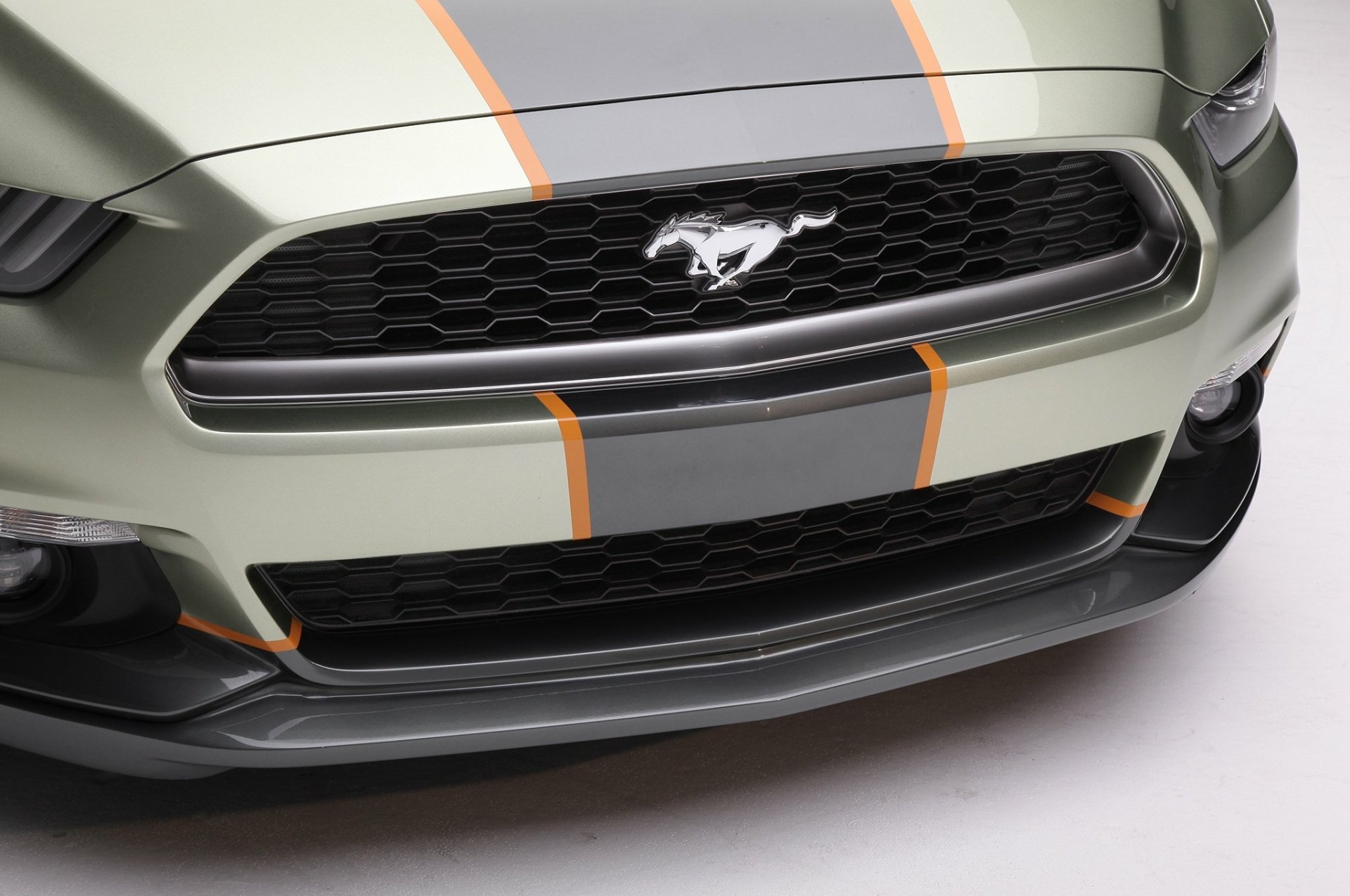 Download Ford Vehicle Ford Mustang HD Wallpaper