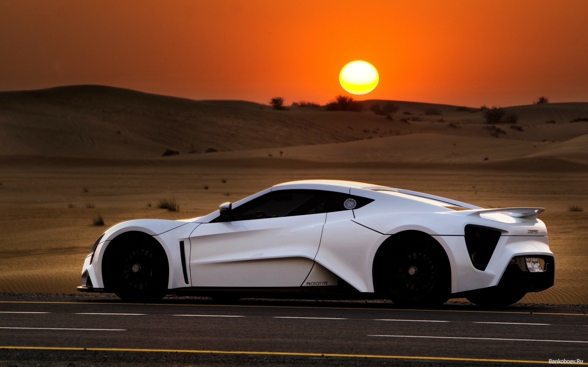 Мощно круто. Зенво st1. Машина Zenvo st1. Zenvo st1 2009. Спорткар Zenvo.