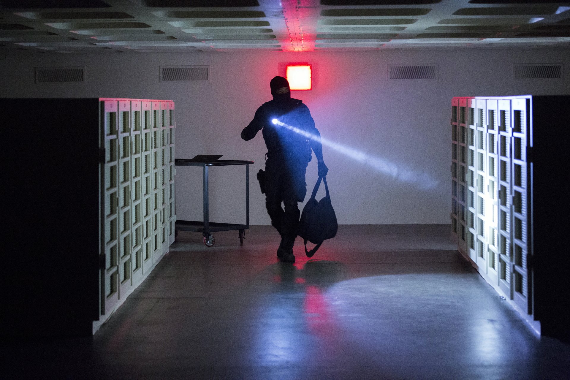 Download Chiwetel Ejiofor Movie Triple 9 4k Ultra HD Wallpaper