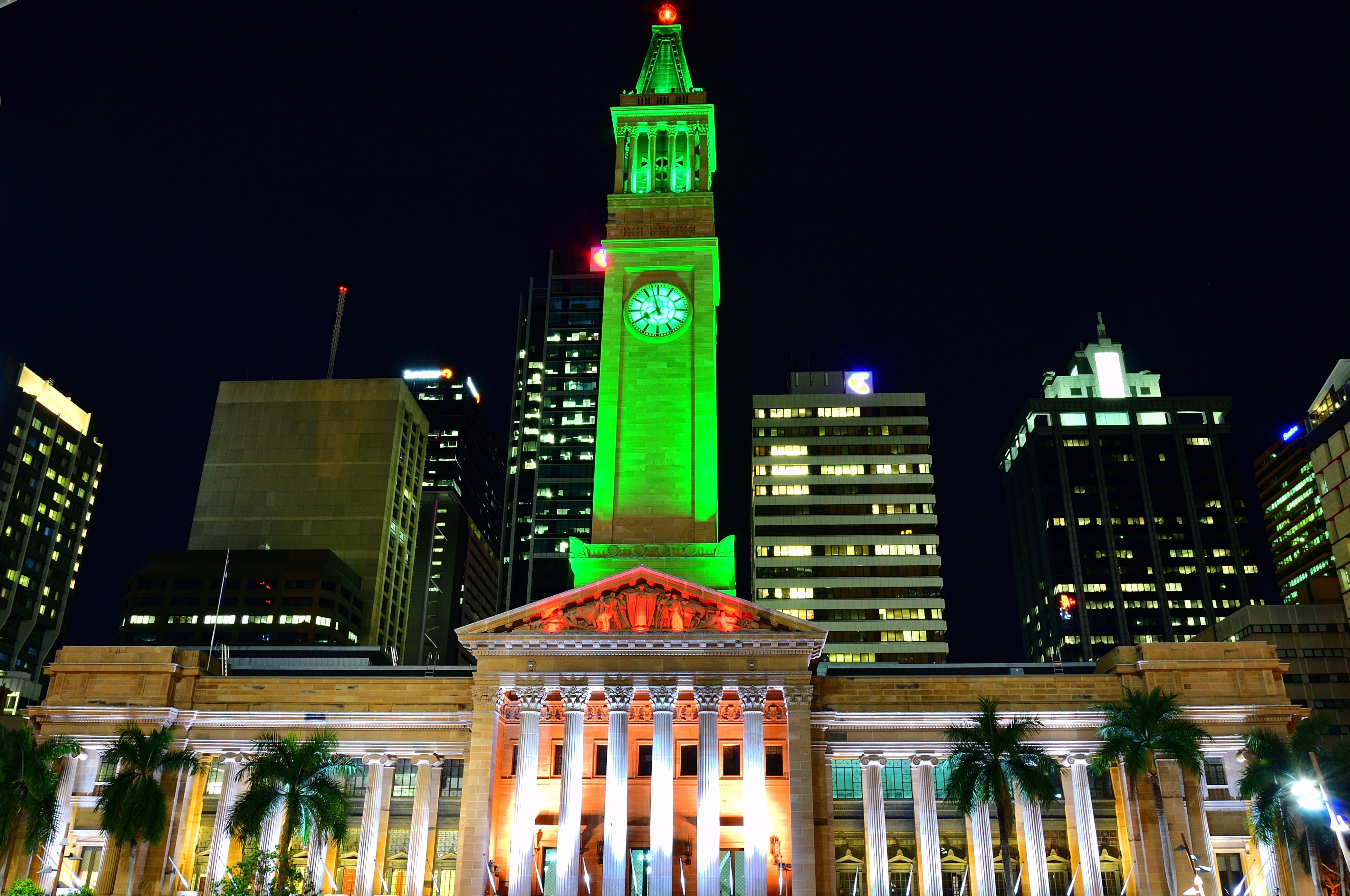 Brisbane city hall lit up by coorparoomassage