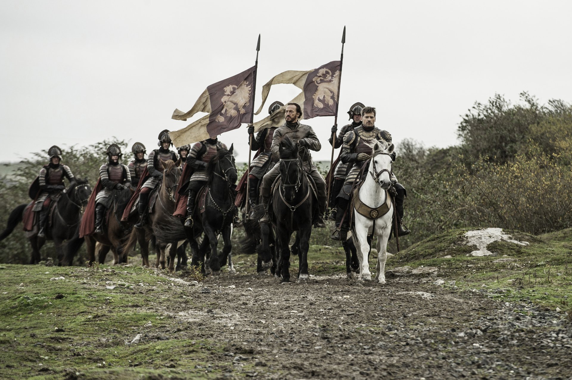 Jerome Flynn as Bronn and Nikolaj Coster-Waldau as Jaime Lannister lead a cavalry charge in a Game of Thrones scene, captured in 4K Ultra HD desktop wallpaper quality.