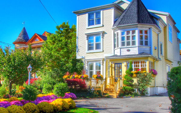  Cute House in Niagara Falls, Ontario, Canada