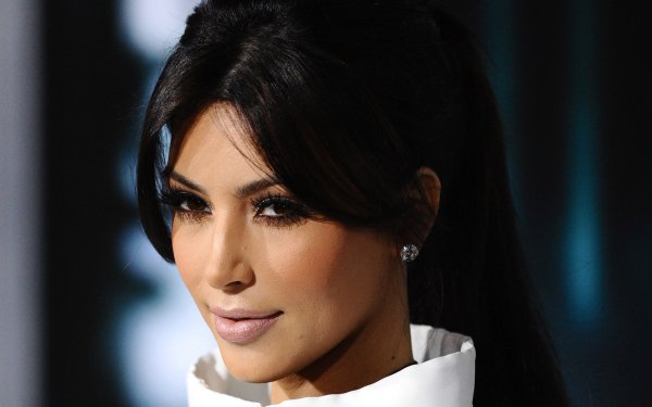 Celebrity Kim Kardashian American Brown Eyes Face Black Hair HD Wallpaper | Background Image