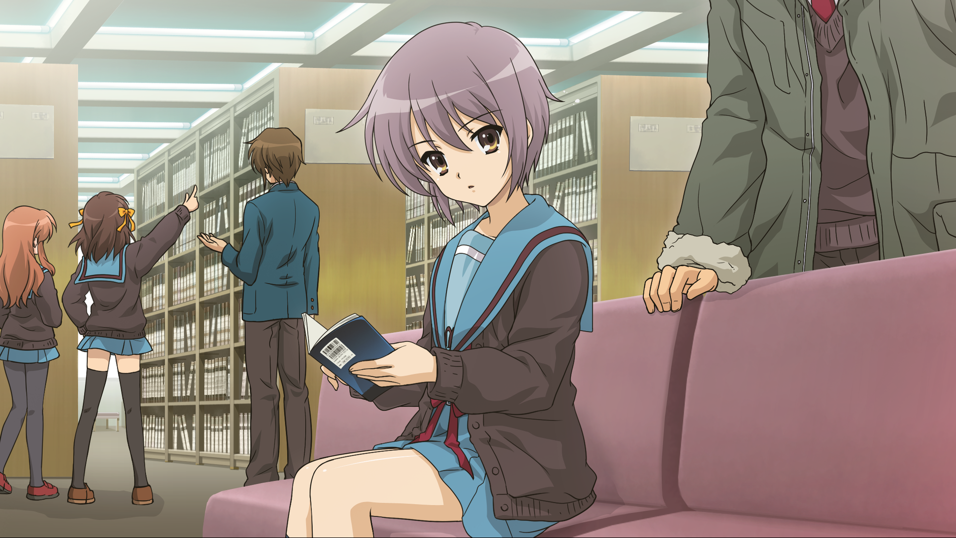 HD PC desktop wallpaper featuring Itsuki Koizumi, Mikuru Asahina, Yuki Nagato, and Haruhi Suzumiya from the anime The Melancholy of Haruhi Suzumiya in a library setting.