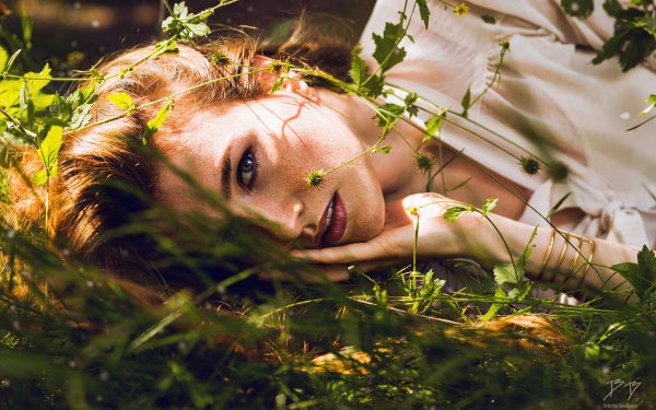 Women Mood Model Redhead Freckles Lying Down Lipstick HD Wallpaper | Background Image