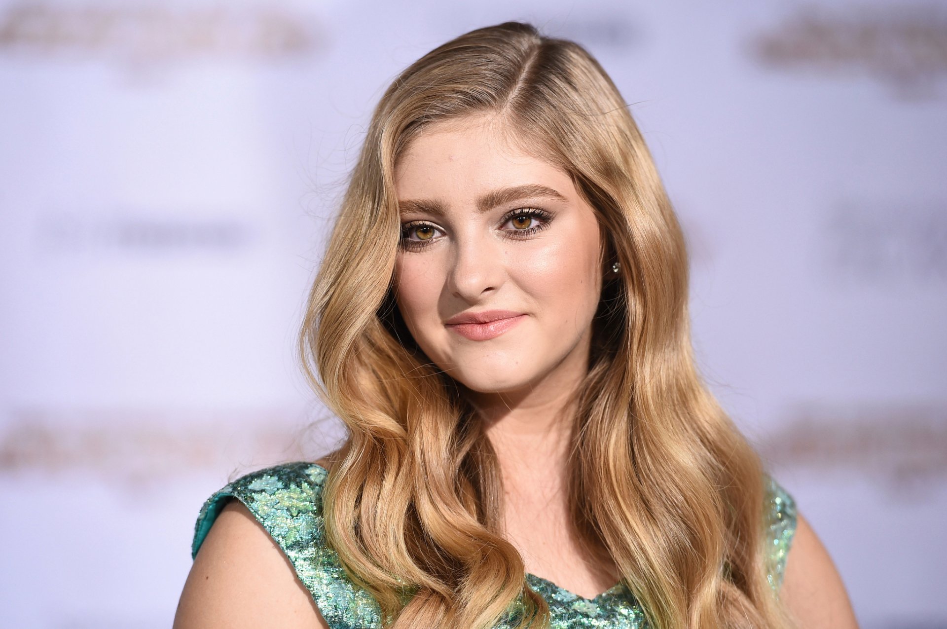 Download Brown Eyes Blonde Actress American Woman Willow Shields HD Wallpaper