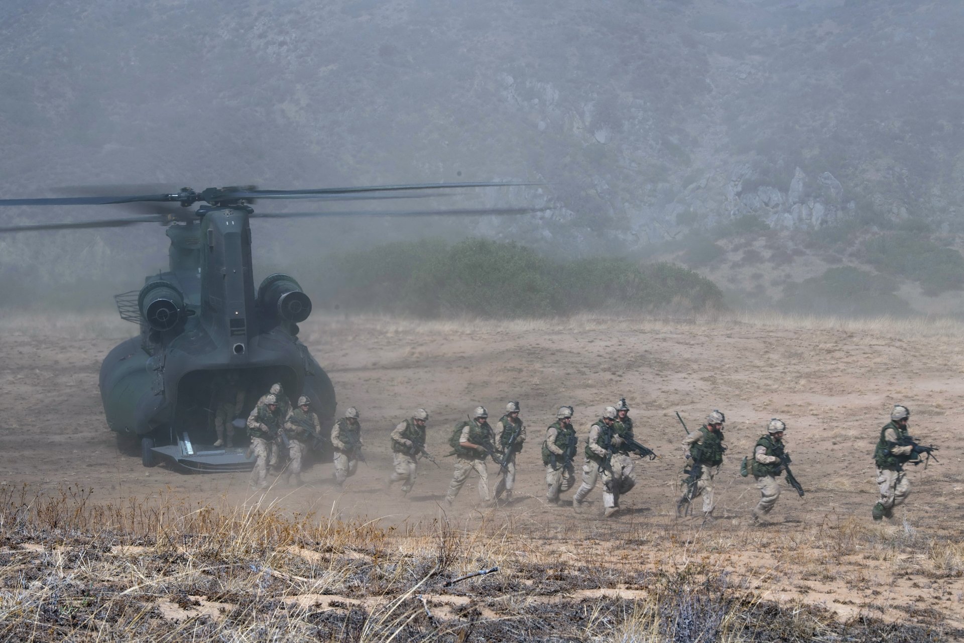 Download Helicopter Boeing CH-47 Chinook Military Soldier 4k Ultra HD ...