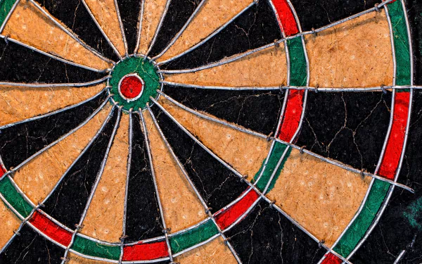 close-up man made darts HD Desktop Wallpaper | Background Image