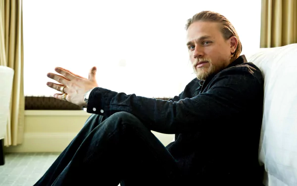English actor Celebrity Charlie Hunnam HD Desktop Wallpaper | Background Image