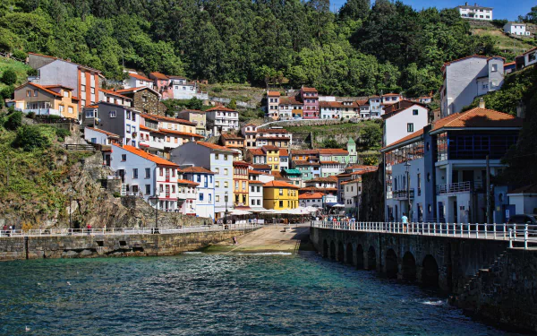  Cudillero (Asturias)