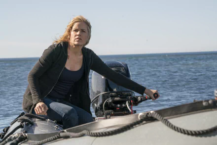 Kim Dickens Madison Clark TV Show Fear the Walking Dead HD Desktop Wallpaper | Background Image