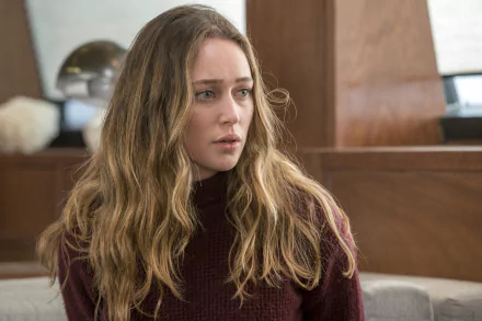 Alicia Clark, portrayed by Alycia Debnam-Carey, looks contemplative in this scene from *Fear the Walking Dead*. This 8K Ultra HD image serves as a striking desktop wallpaper.