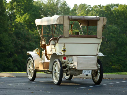 HD PC desktop wallpaper: cream 1909 Packard Model-18 Touring vintage vehicle parked on pavement with a green wooded background