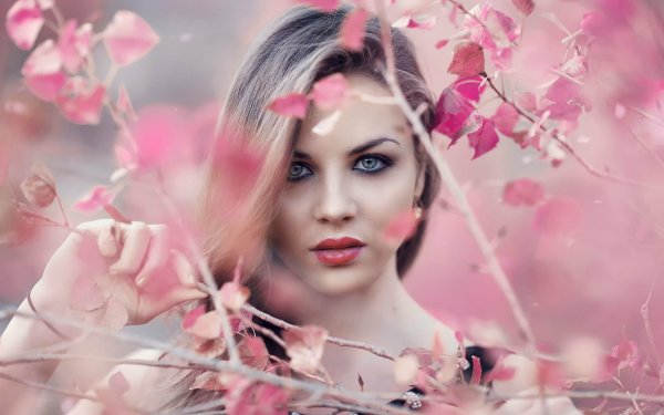 Femmes Face Top Model Rose Lipstick Blonde Outdoor Blue Eyes Fond d'écran HD | Image