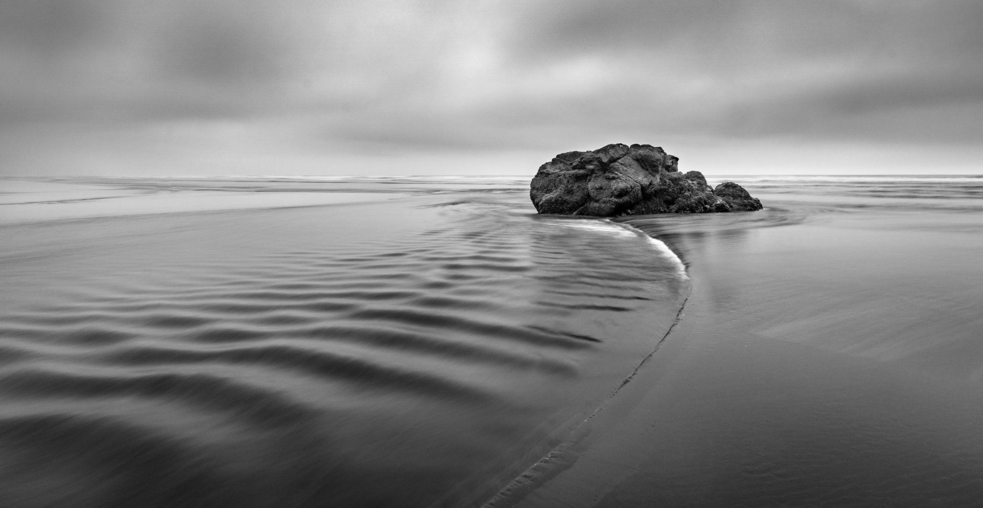 Download Black & White Horizon Sand Nature Ocean 4k Ultra HD Wallpaper