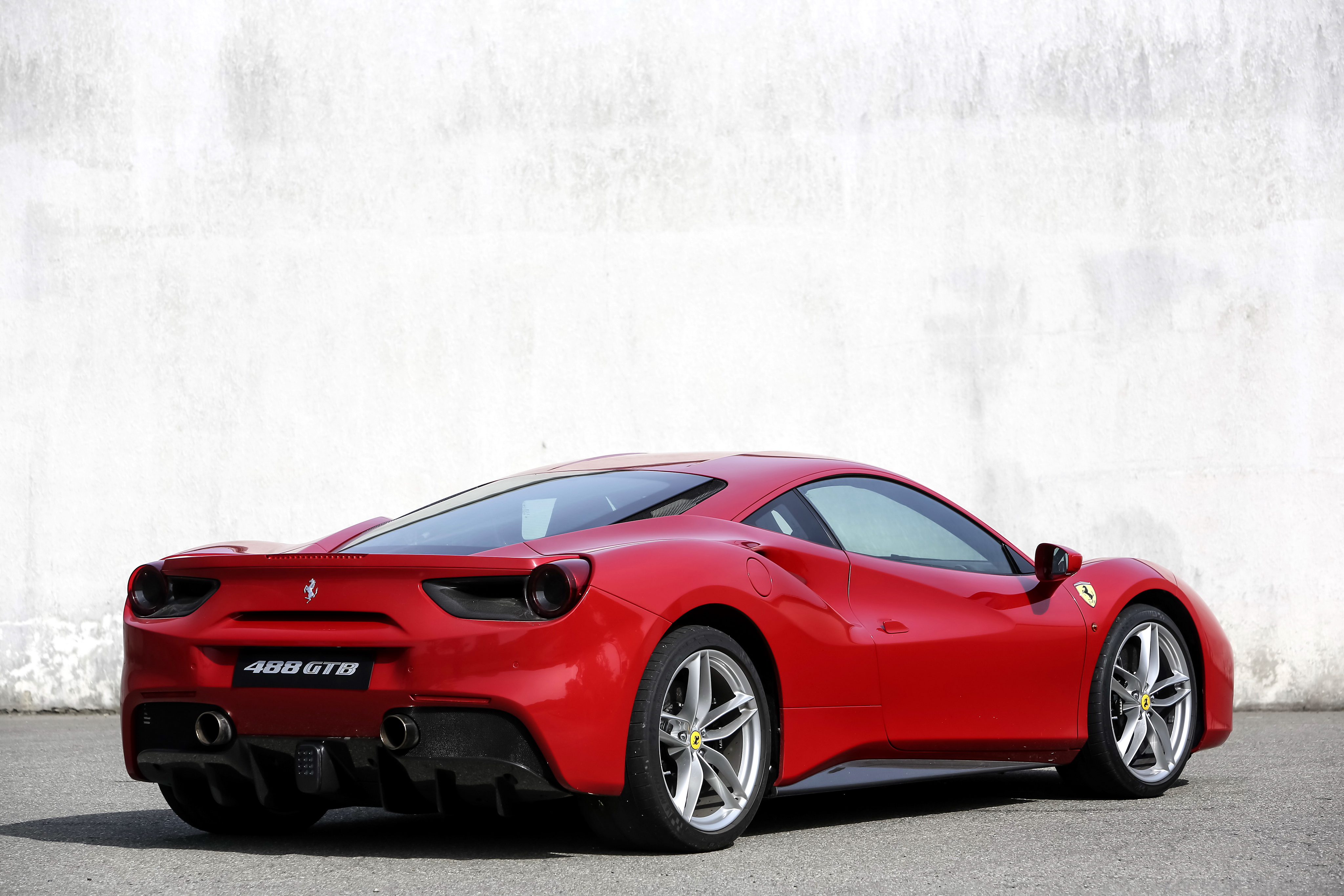 Vehicles Ferrari 488 HD Wallpaper | Background Image