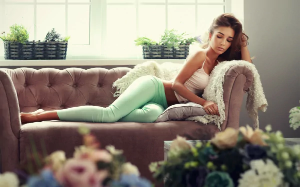 brunette jeans flower woman model HD Desktop Wallpaper | Background Image