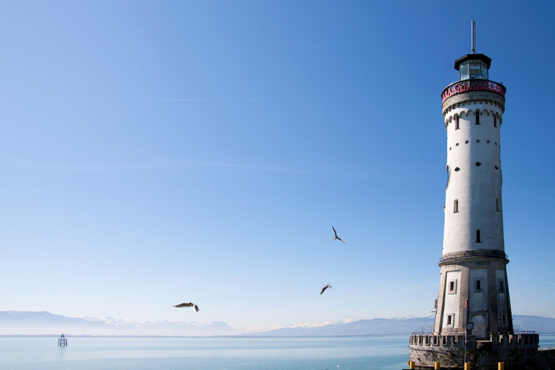 4K Ultra HD: Man-Made Lighthouse on the Calm Horizon | 4200x2800 ...