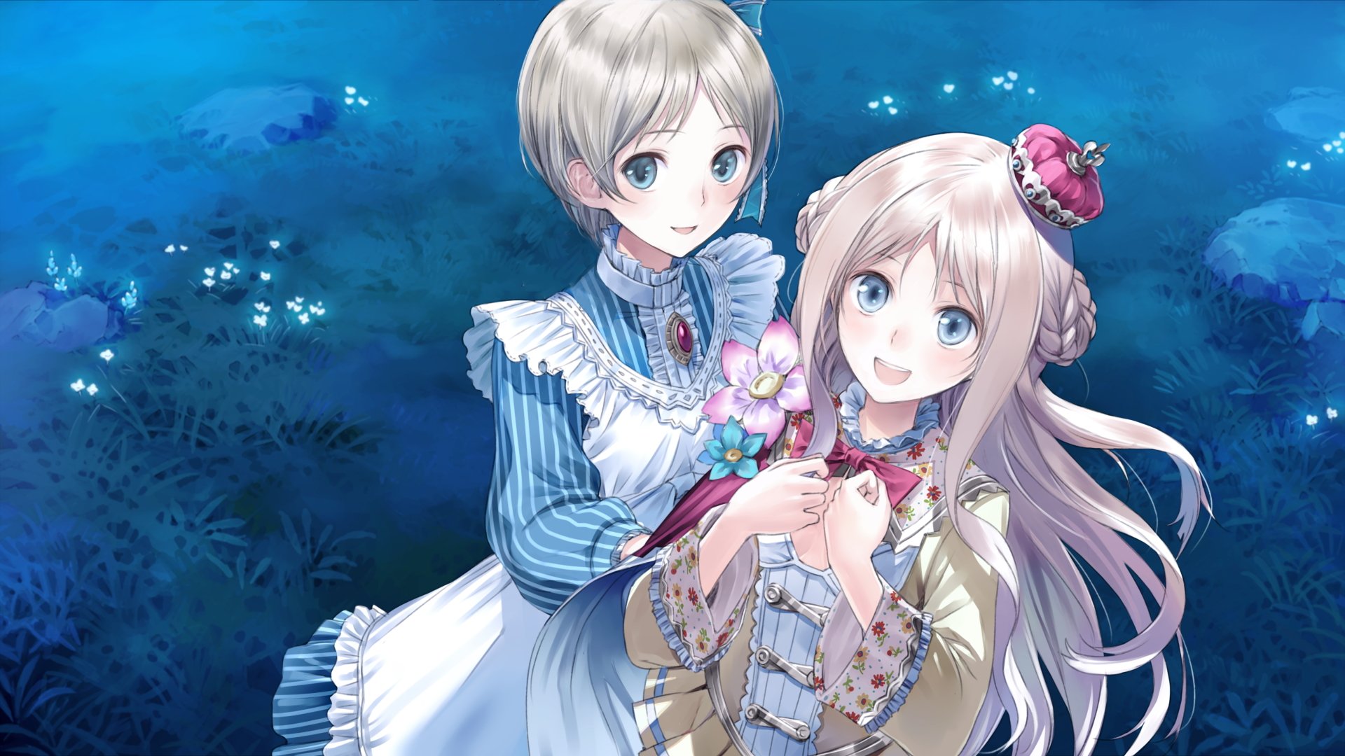 Two smiling Atelier Totori characters in ornate dresses, presented as a 5K Ultra HD PC desktop wallpaper with a soft blue, floral-lit background.