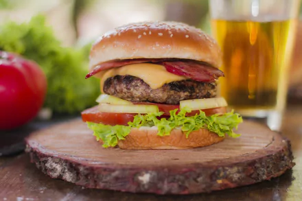  Hamburger with Cheese and Bacon