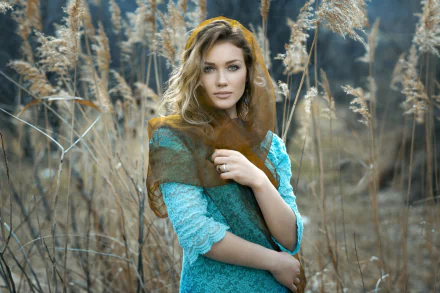 A blonde woman wearing a veil poses in front of plants in an HD desktop wallpaper and background image.