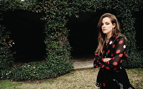 blue eyes American brunette actress Celebrity Riley Keough HD Desktop Wallpaper | Background Image