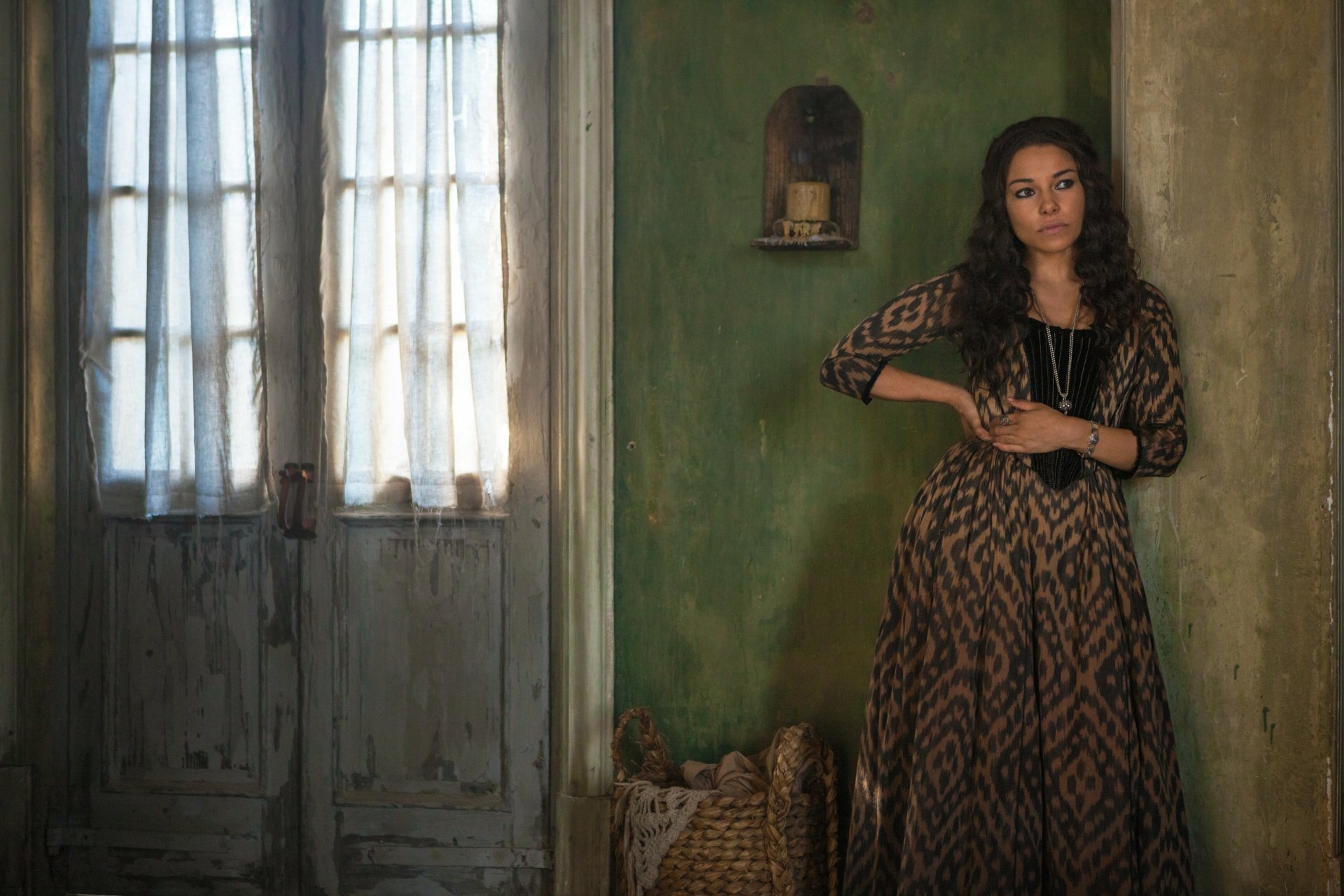 Download Jessica Parker Kennedy Max (Black Sails) TV Show Black Sails 4k Ultra HD Wallpaper